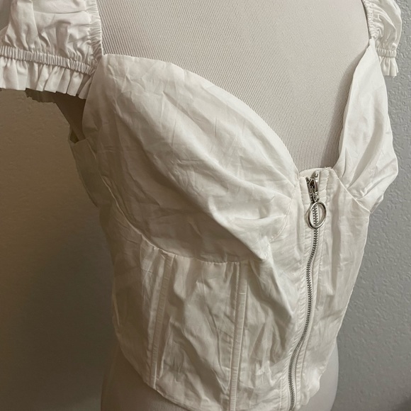 Pretty little thing blouse - Picture 2 of 7